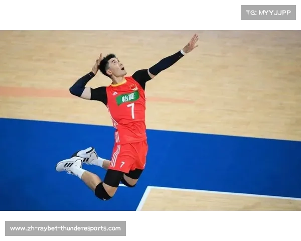 2020东京奥运会男排赛场激战 中国男排勇敢拼搏展现实力与精神